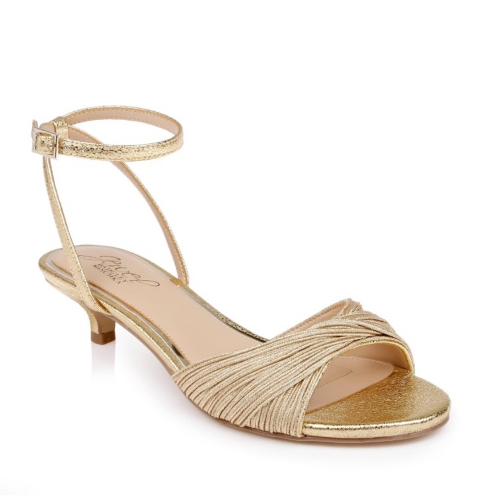 NIB Badgley Mischka Jewel Nance Kitten Heel in Gold size 8